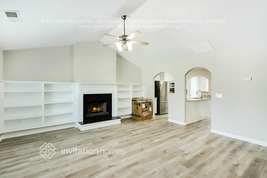 Building Photo - 5000 Buckeye Pl