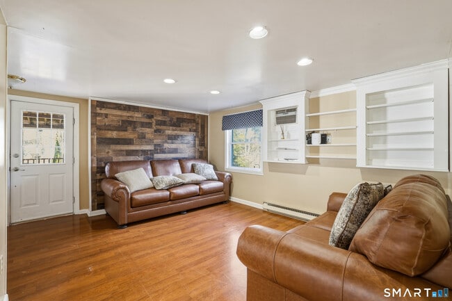 Building Photo - 26 St Augustine St