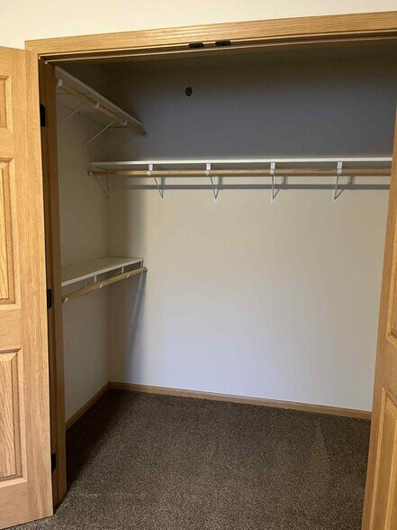 Building Photo - 1412 12th Ave SE