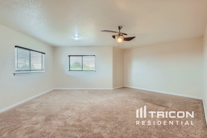 Building Photo - 5764 Maxfli Dr