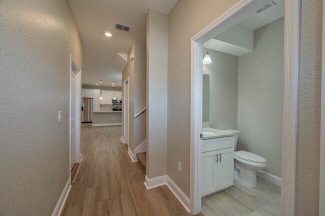 Building Photo - 1035 Oak Hammock