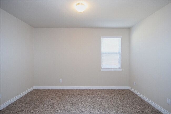 Building Photo - 5607 S Denham Ridge Ln