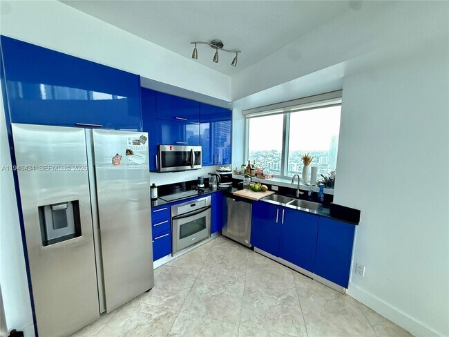 Building Photo - 60 SW 13th St