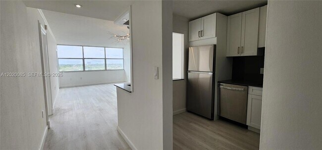 Building Photo - 1200 NE Miami Gardens Dr