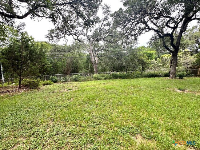 Building Photo - 202 Oak Ridge Dr