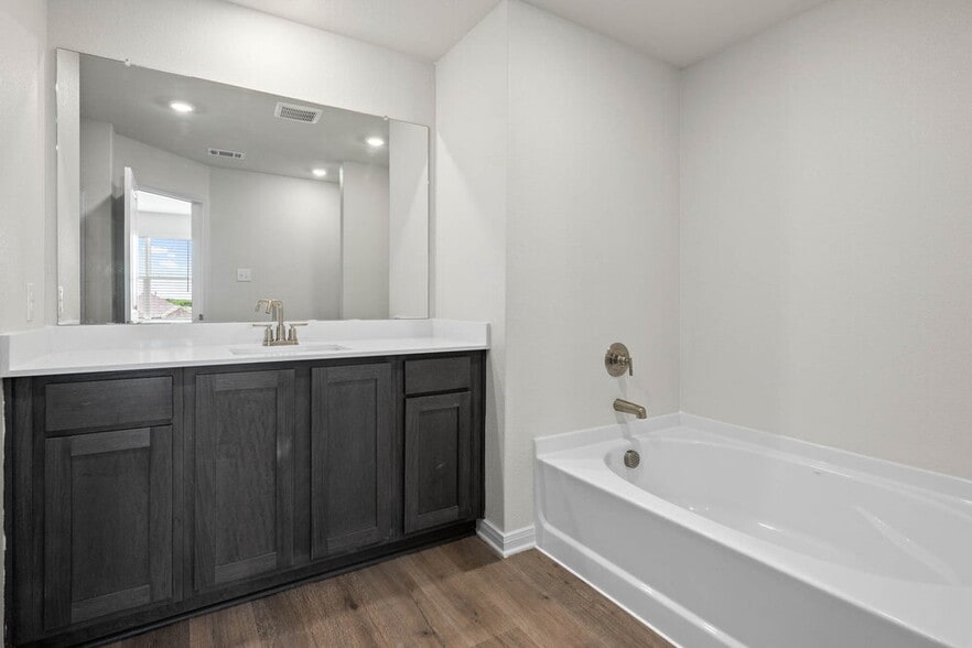 Building Photo - 421 Watson Ct