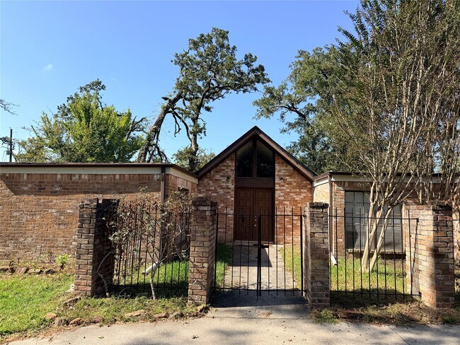 Primary Photo - 1607 Chestnut Ridge Rd