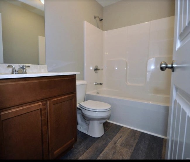 Building Photo - 252 Seminole St