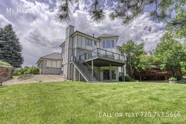 Building Photo - Stunning Heritage West home with all the b...