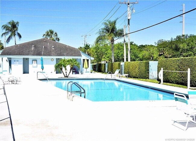 Building Photo - 950 S Kanner Hwy
