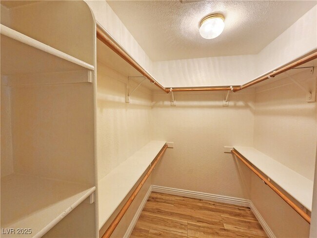 Building Photo - 3741 Malibou Ave