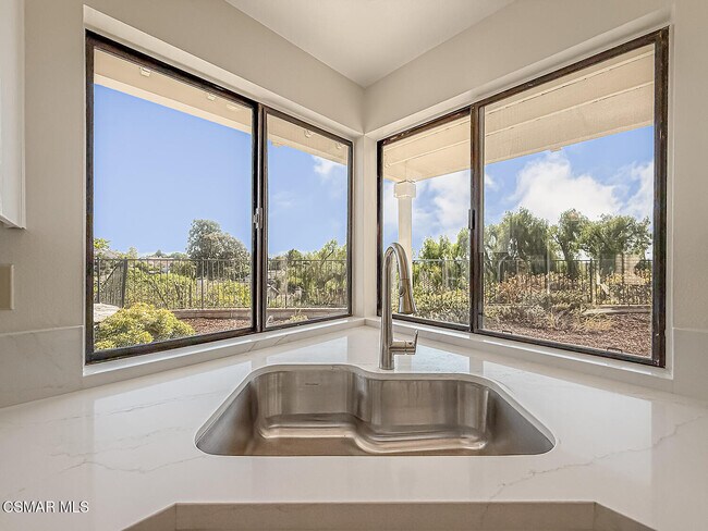 Building Photo - 2568 Picadilly Cir