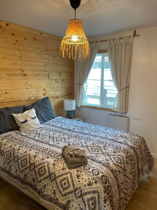 Building Photo - Nice condo near Heavenly available now!