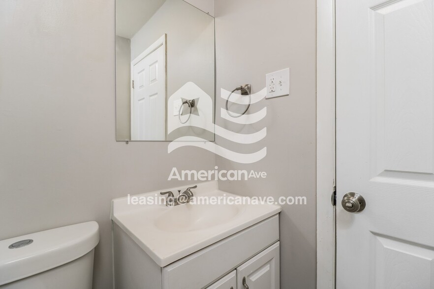 Building Photo - 4507 June Ave