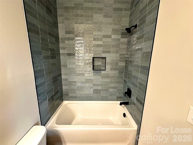 Building Photo - 525 N Linwood Ave