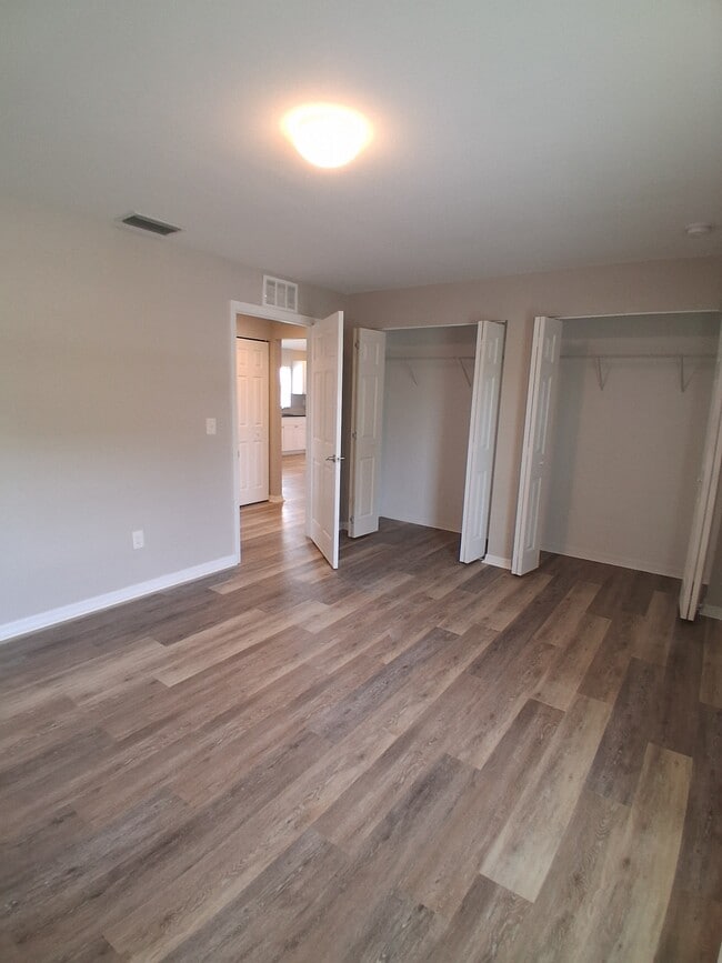 Building Photo - 7061 Tide Cir
