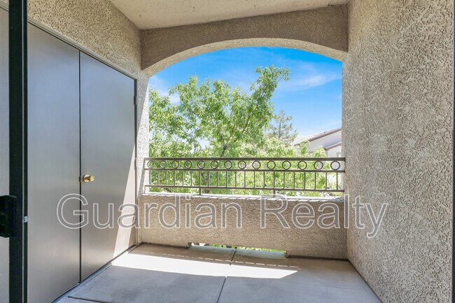 Building Photo - 8250 N Grand Canyon Dr