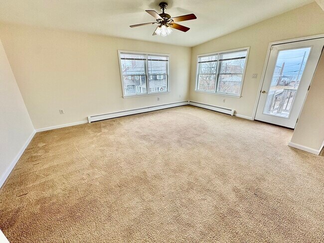 Building Photo - 7 J St