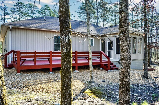 Building Photo - 16 Jubileo Ln