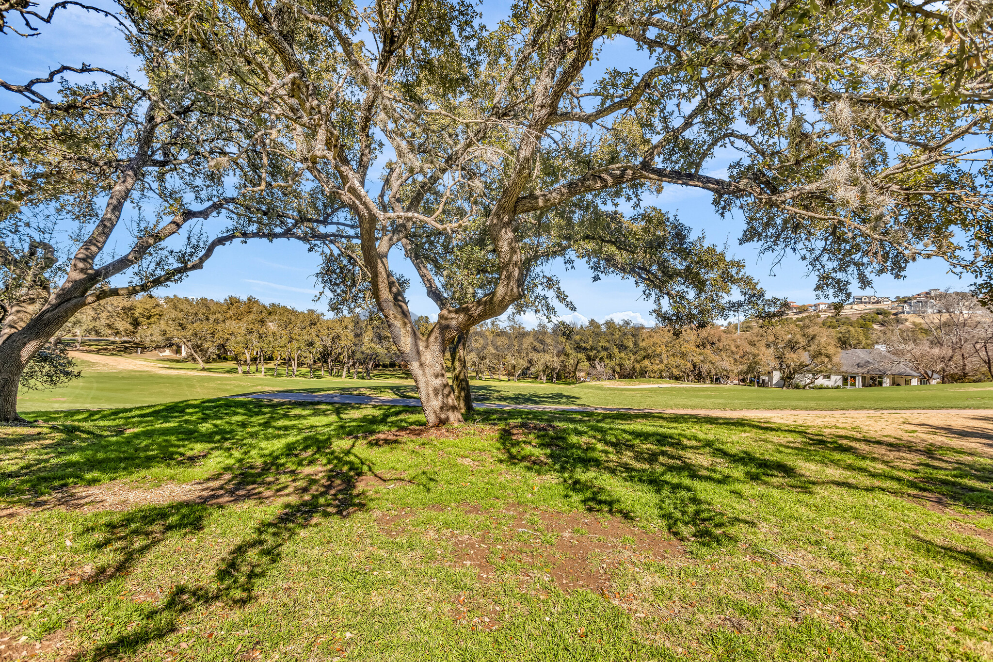 Building Photo - 404 Golf Crest Ln