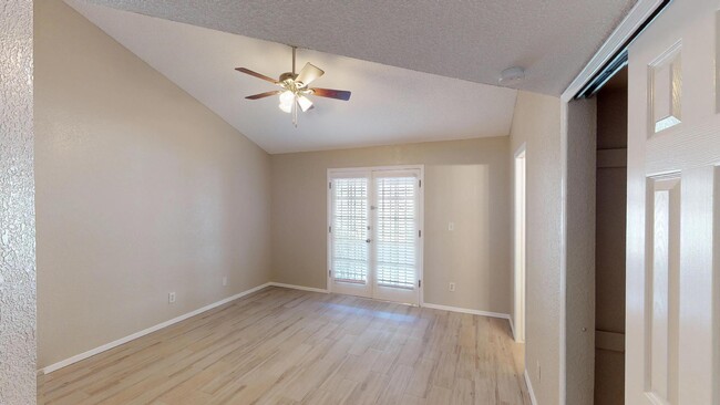 Building Photo - 1108 Coyote Ln