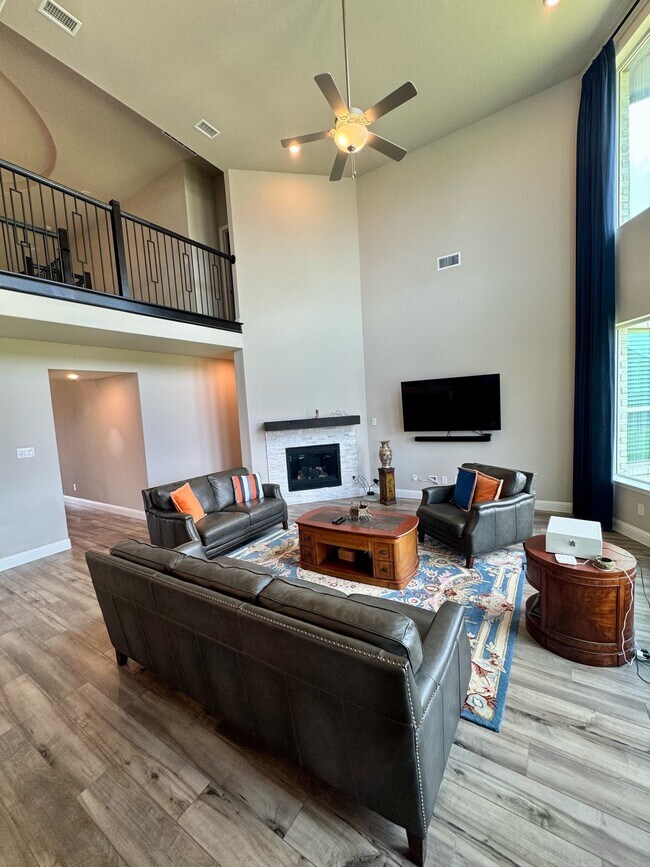 Building Photo - 1731 Tombstone Dr