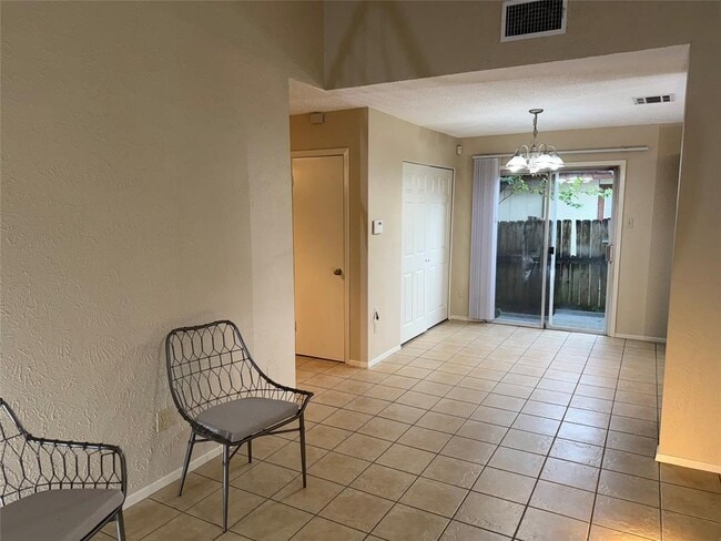 Building Photo - 7706 Brodie Ln