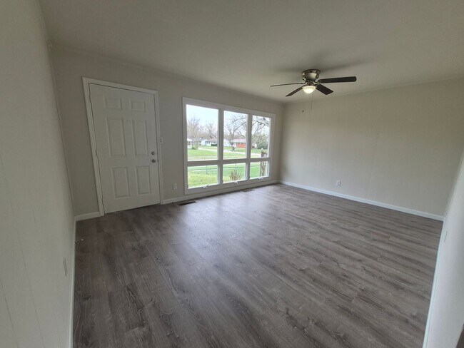 Building Photo - Fully remodeled 3 bedroom home!