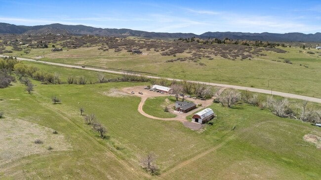Building Photo - Sedalia Oasis on 8+ Acres