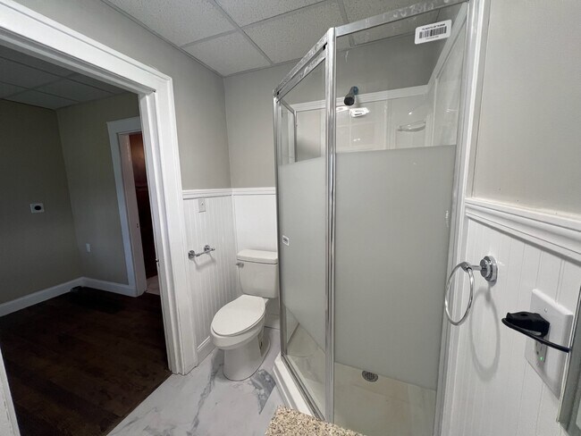 Building Photo - 1414 W Main St