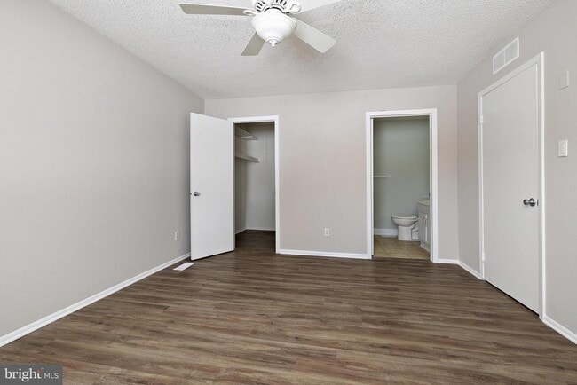 Building Photo - 211 Woodhollow Dr