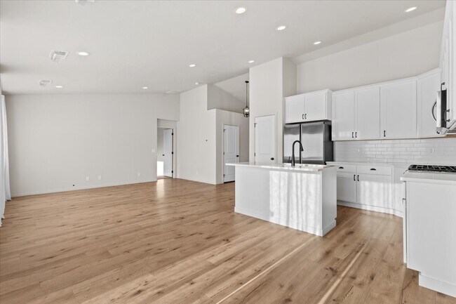 Building Photo - 10201 N Belgrave Lp