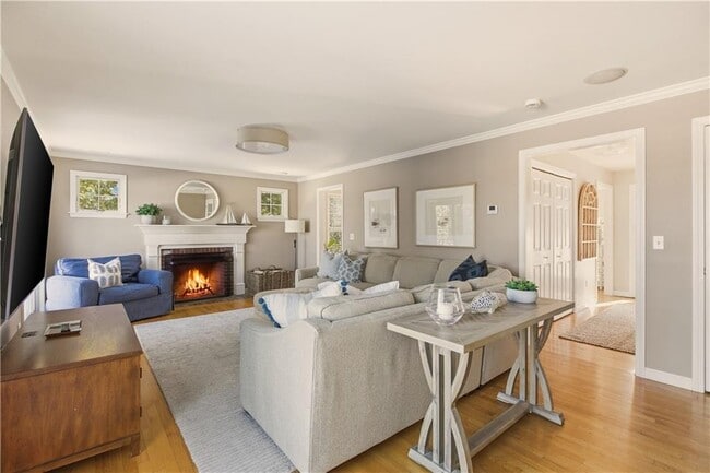 Building Photo - 105 Lilac Ln