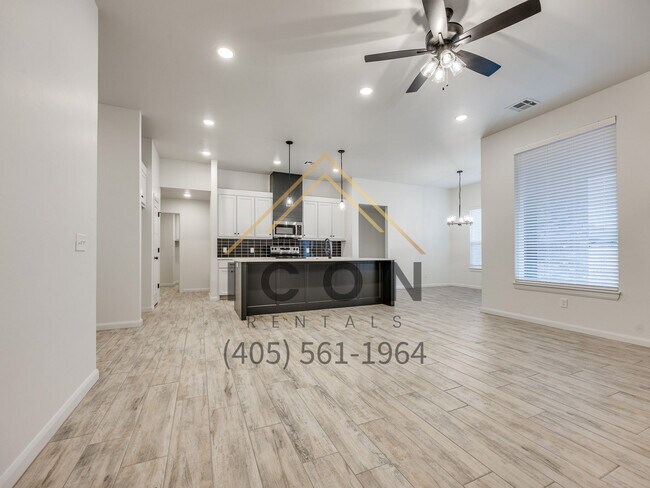 Building Photo - 5108 SE 85th St