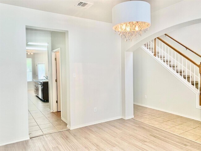 Building Photo - 18708 Dry Pond Dr