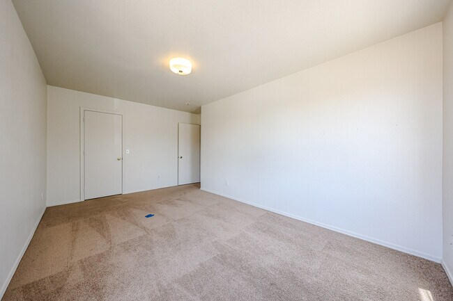 Building Photo - 11816 W Rosewood Dr