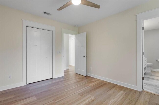 Building Photo - 1602 Carruthers St