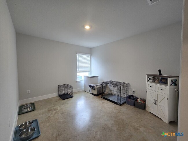 Building Photo - 1051 LEXINGTON Dr