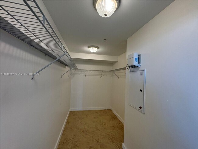 Building Photo - 8390 SW 72nd Ave