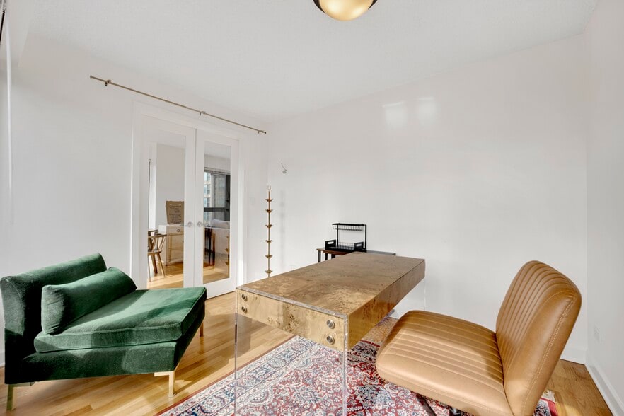 Building Photo - 30 E Huron St