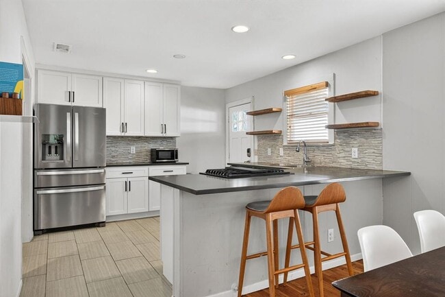 Building Photo - 609 Fletcher St