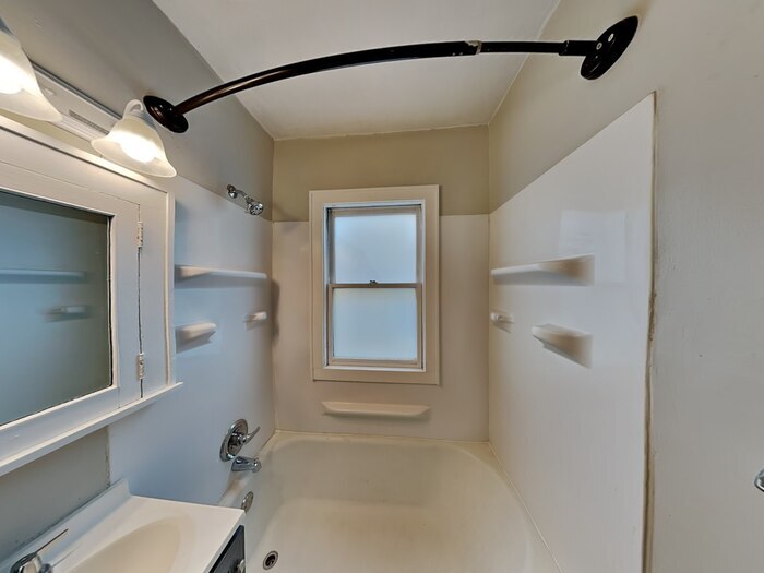 Building Photo - 3223 N Aldrich Ave