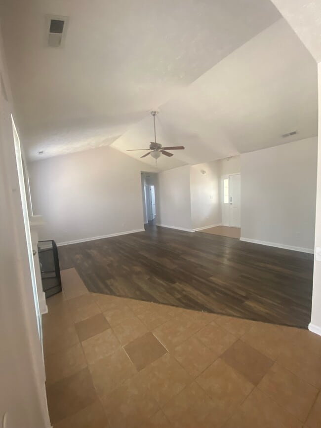 Building Photo - 3105 Totley Dr