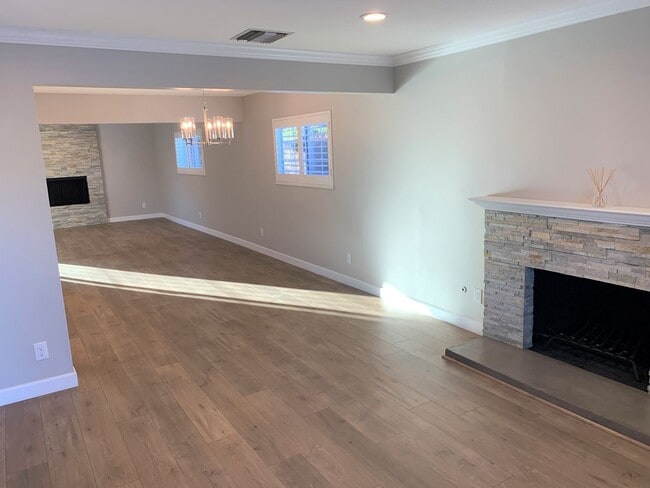 Building Photo - Newly Remodeled 3 Br 2 Ba Home in West Hills