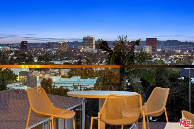 Building Photo - 8420 W Sunset Blvd