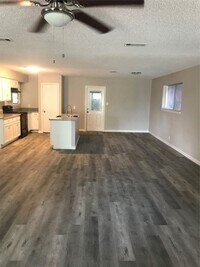 Building Photo - 121 La Laja Dr