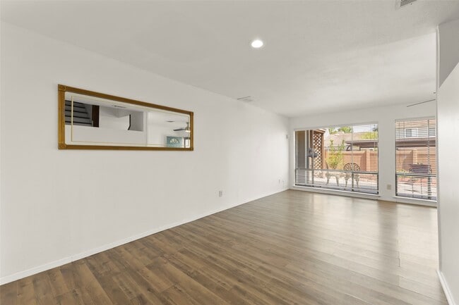 Building Photo - 2329 Briarwest Blvd