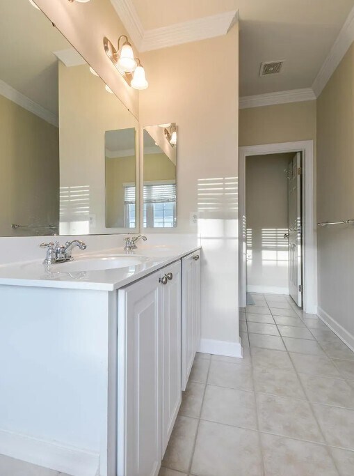 Building Photo - 1744 Theale Way