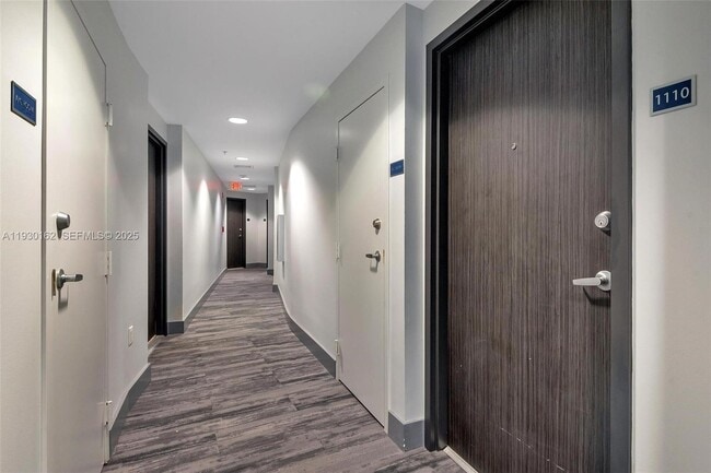 Building Photo - 6515 Collins Ave