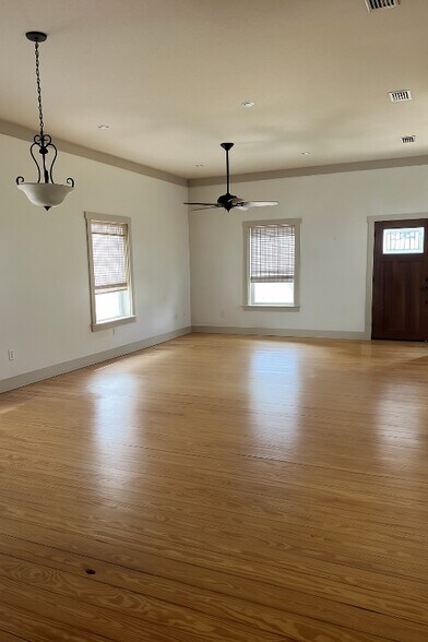 Building Photo - 2508 Mound Ave